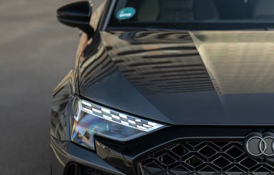 huur Audi RS3 Limousine (2025) 1