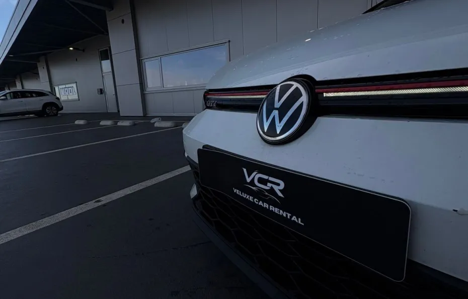 huur Volkswagen Golf 8 GTI CLubsport 1