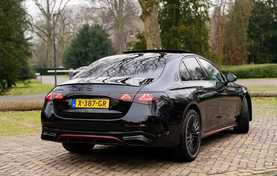 huur Mercedes Benz E300e