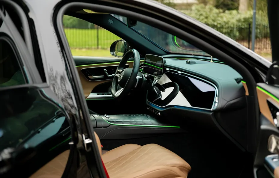 huur Mercedes Benz E300e