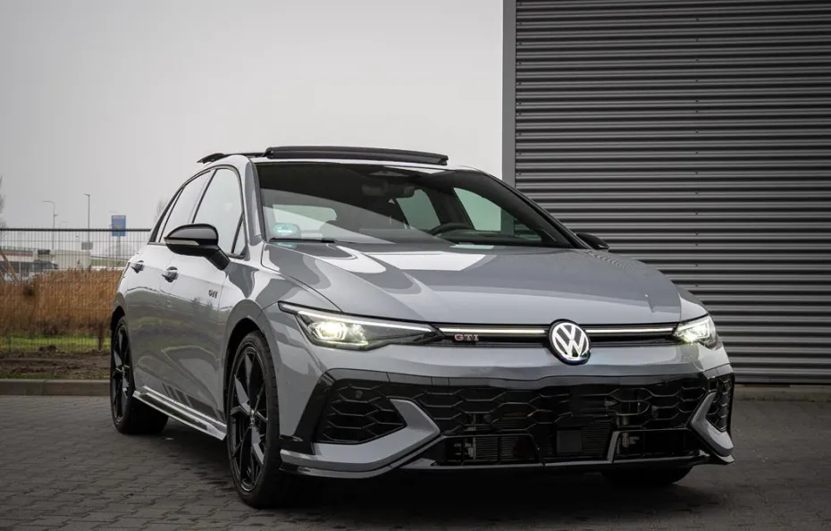 huur Volkswagen Golf 8.5 GTI Clubsport 1