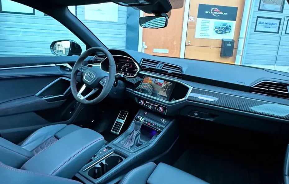 huur Audi RSQ3 Sportback SKY Autoverhuur