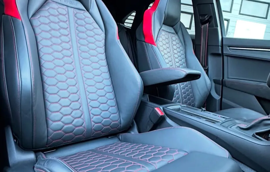 huur Audi RSQ3 Sportback SKY Autoverhuur