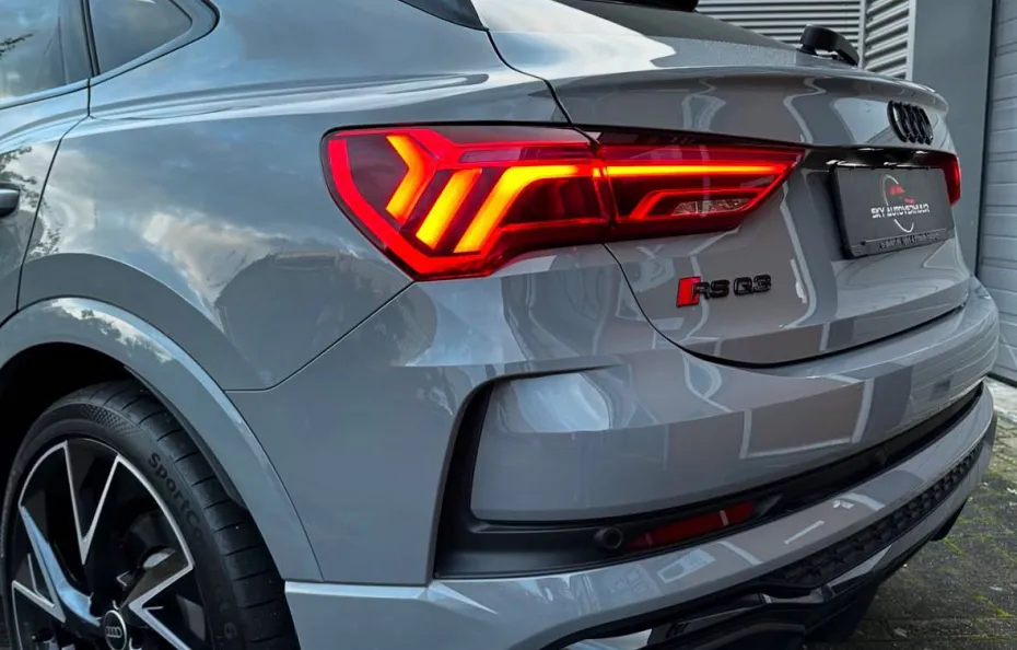 huur Audi RSQ3 Sportback SKY Autoverhuur