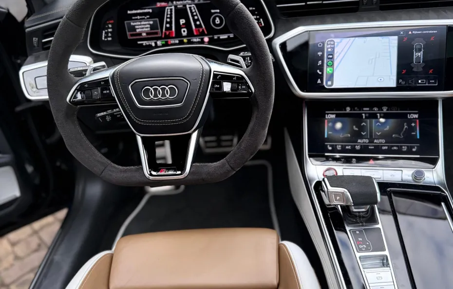 huur Audi RS6 Performance PANDA CarsForRent