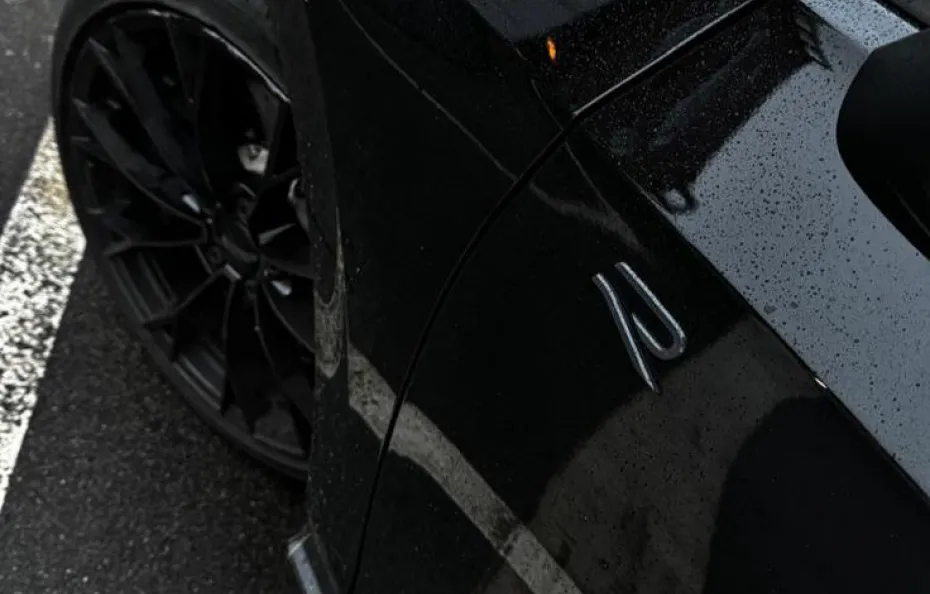 huur Volkswagen Golf 8.5R + Akra Westside Cars