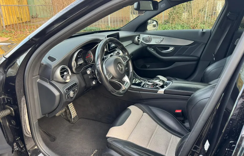 huur Mercedes Benz C63s AMG (Stage 2) DA Rental