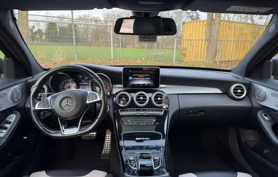 huur Mercedes Benz C63s AMG (Stage 2) DA Rental