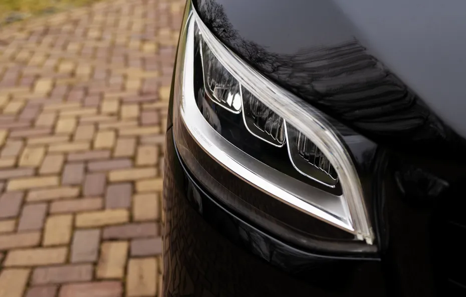 huur Mercedes Sprinter VIP Bus 1