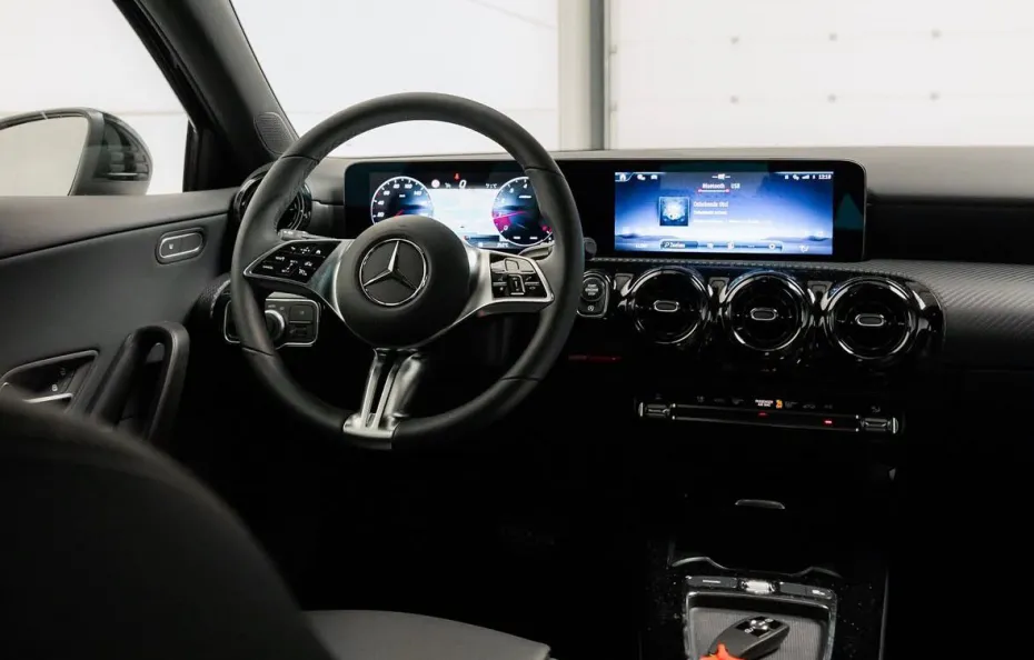 huur Mercedes Benz A180 1