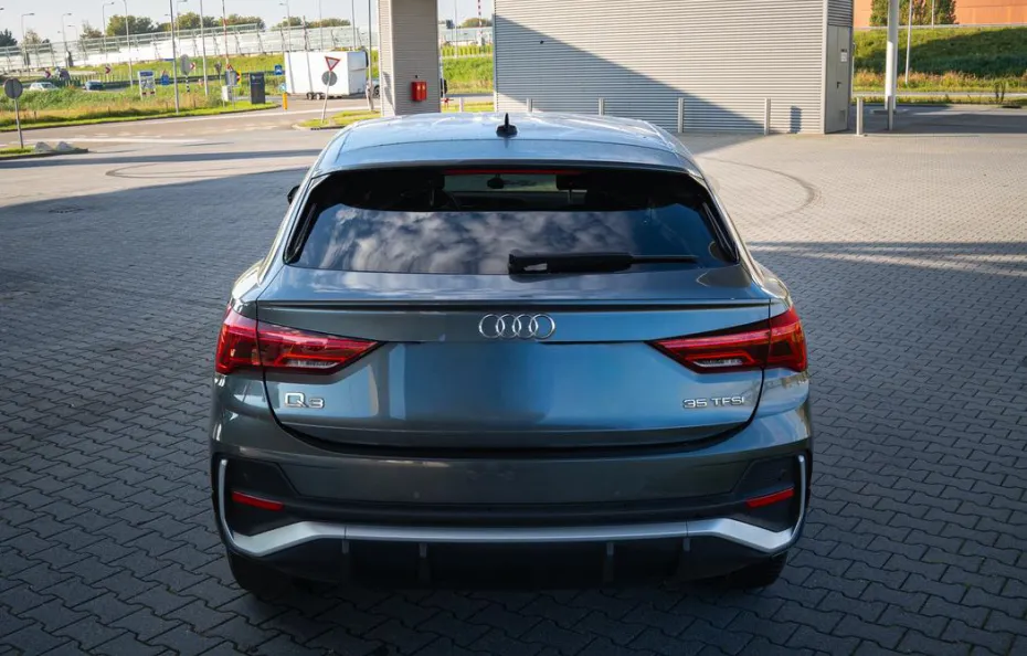 huur Audi Q3 S-Line 1