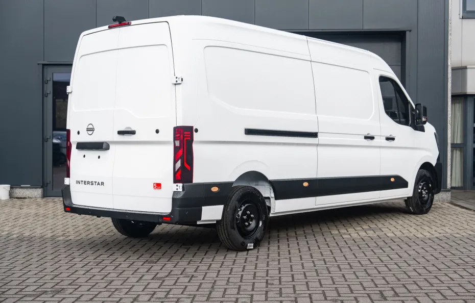 huur Nissan Interstar