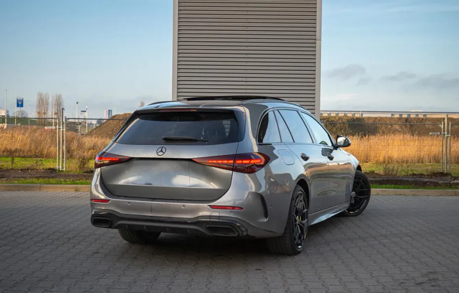 huur Mercedes-Benz C300