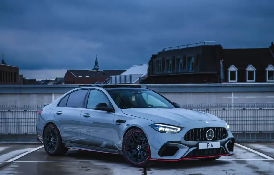 huur Mercedes Benz C63s AMG F1 1