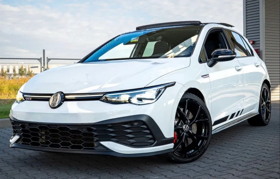 huur Volkswagen Golf 8 GTI Clubsport 1