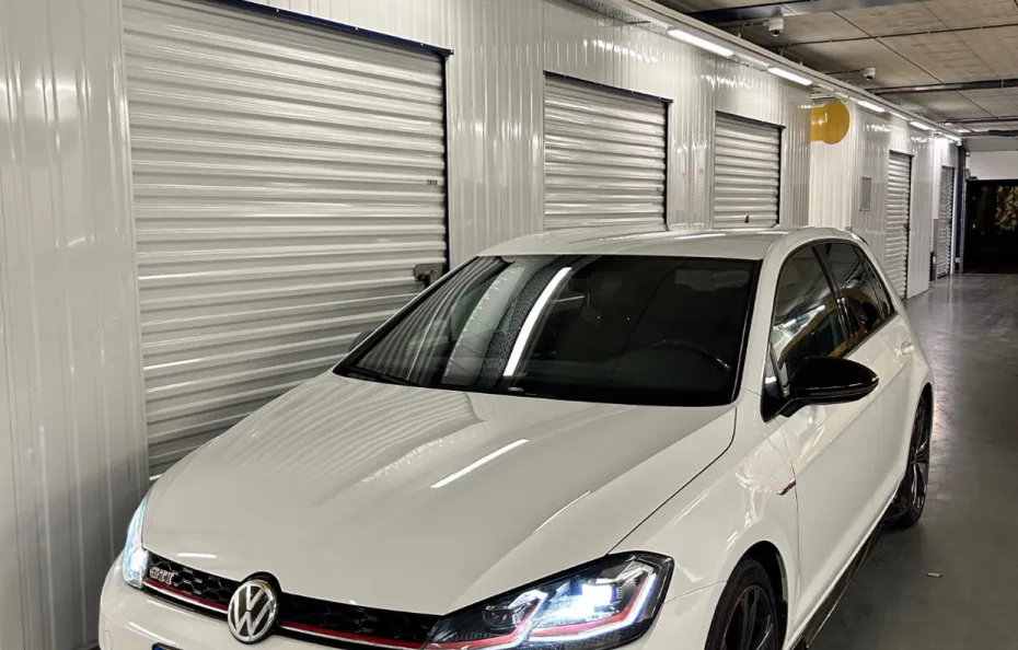 huur Volkswagen Golf 7.5 GTI 1