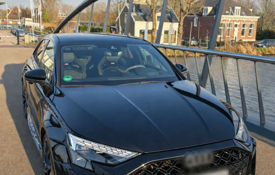 huur Audi RS3 Sportback (2025) 1