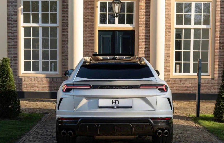 huur Lamborghini Urus