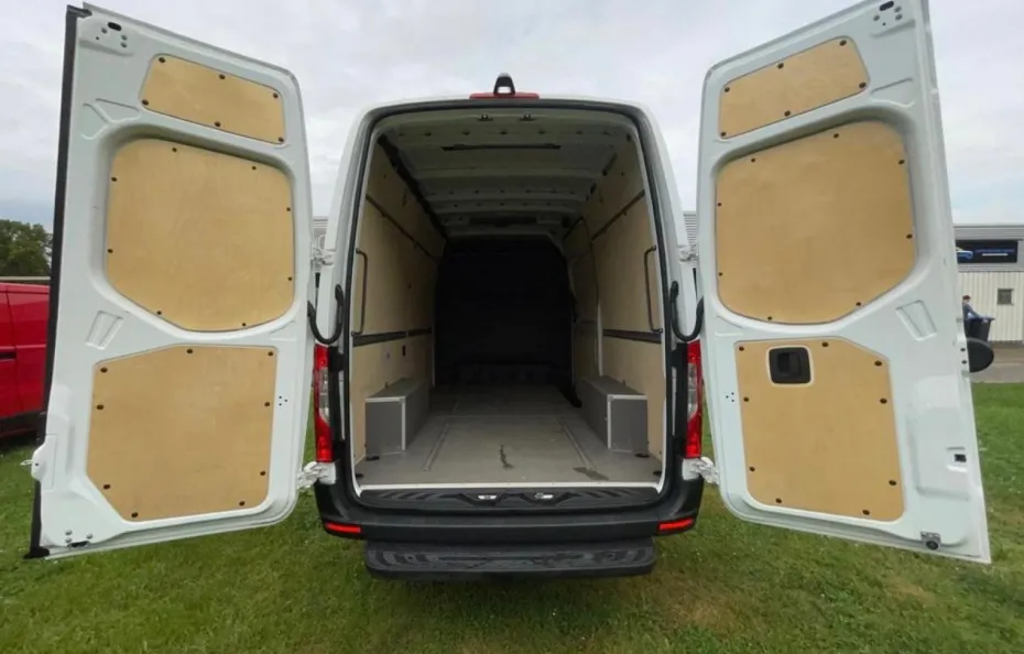 huur Mercedes Sprinter 1