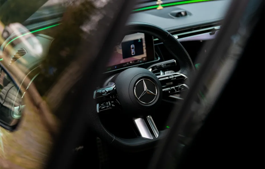 huur Mercedes Benz E300e 1