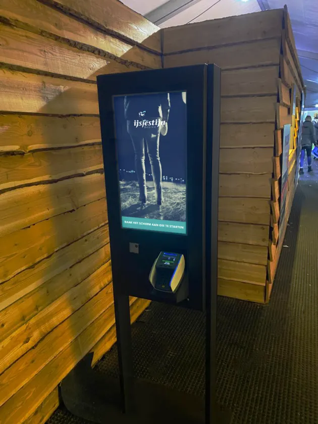 Premium bestelzuil met betaalterminal